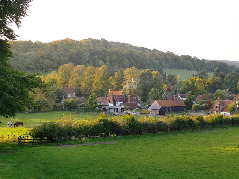 File:View from the Chiltern Way, south-east of Fingest - geograph.org.uk - 3706229.jpg