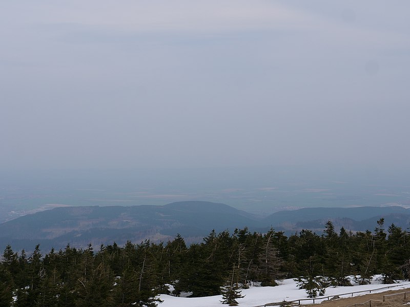 File:View from the top of the Brocken 03.jpg