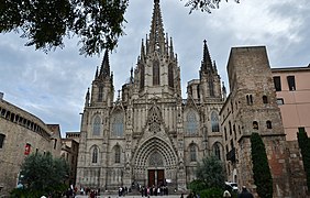 Barcelona: Maantiede, Historia, Aluejako