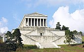 Walhalla wie Parthenon zu Ehren bedeutender Personen - erbaut 1842 - Konig Ludwig I - Foto Wolfgang Pehlemann DSCN2430.jpg