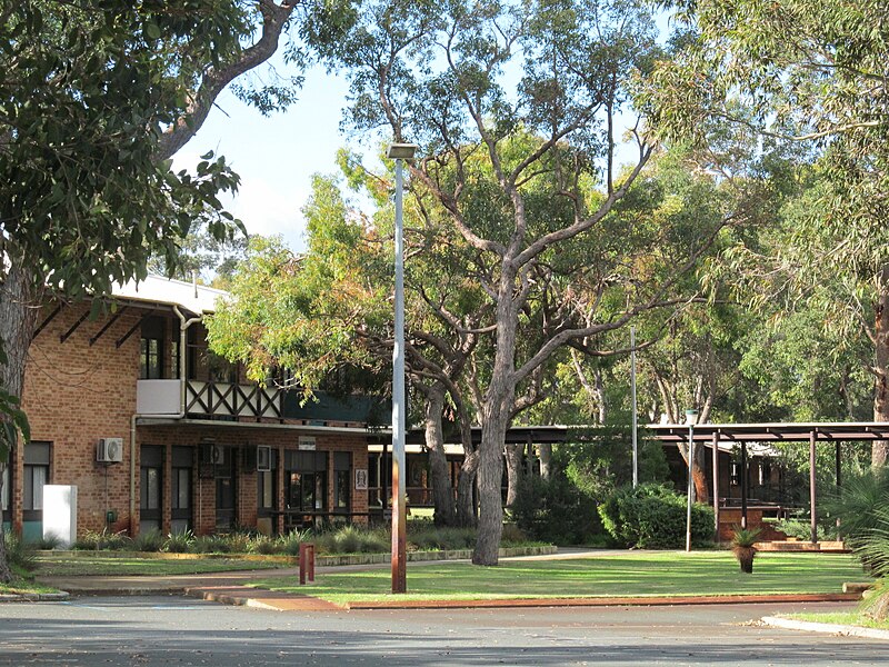 File:Warwick SHS buildings 2.jpg