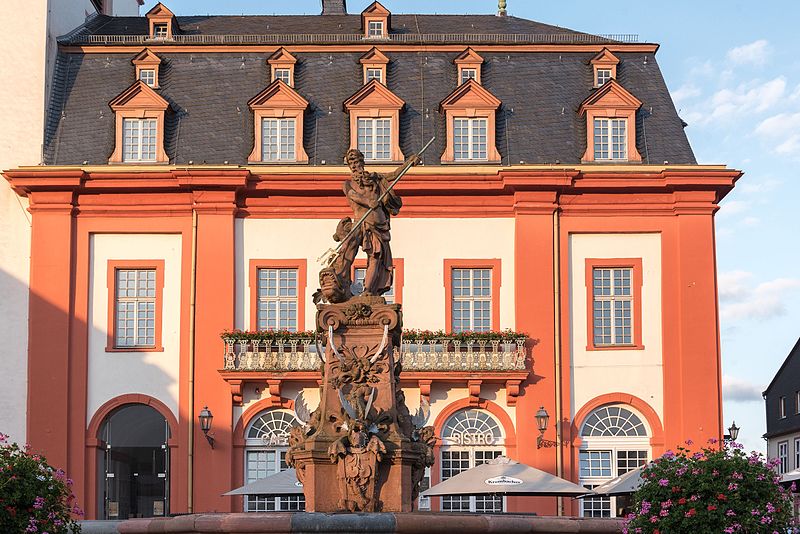 File:Weilburg, Marktplatz 3a, Schoßkirche-20160609-003.jpg