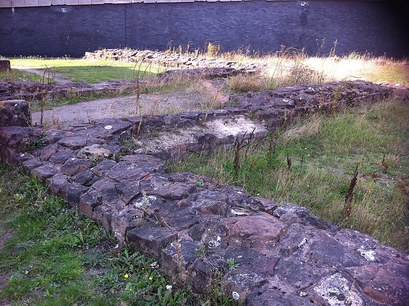 File:Whitefriars, Coventry remnants of the Carmelite friary church foundations..jpg