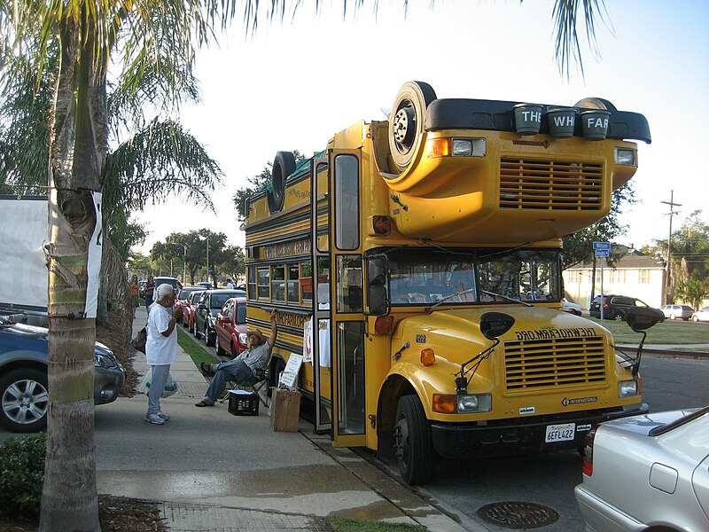 File:WhoFarmDoublebusOrleansAv9Oct08.jpg