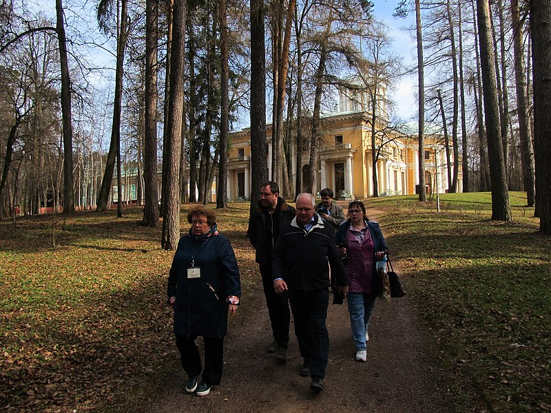 File:Wikitrip to Arkhangelskoye Estate Museum 2018-04-19 (Palace).jpg