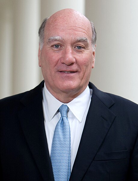 File:William M. Daley official portrait (cropped) 2.jpg