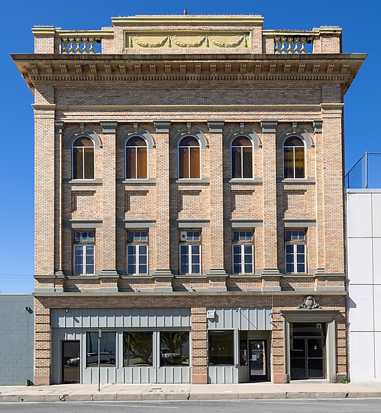 File:Willows Masonic Building, March 2022-3368 (cropped).jpg