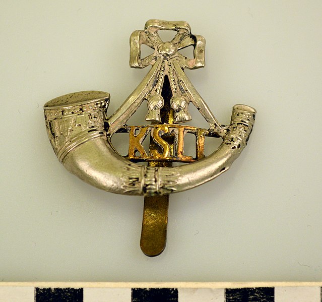 File:World War I King's Shropshire Light Infantry Regiment Hat Badge.jpg