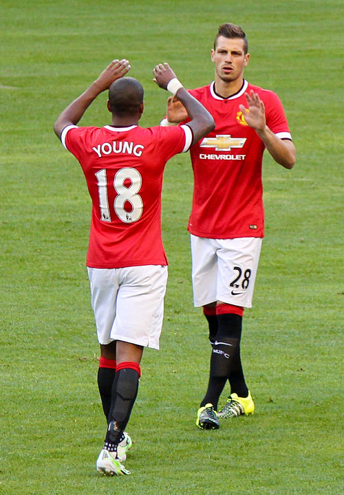 Schneiderlin (right) playing for Manchester United in 2015