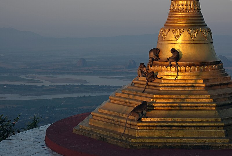 File:Zwe Ka Bin Pagoda 9.jpg