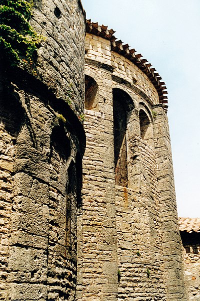File:Église Sainte-Marie de Quarante 3.jpg