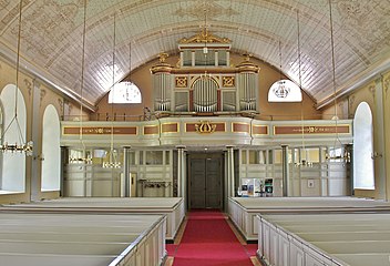 Kyrkorummet med orgelläktaren