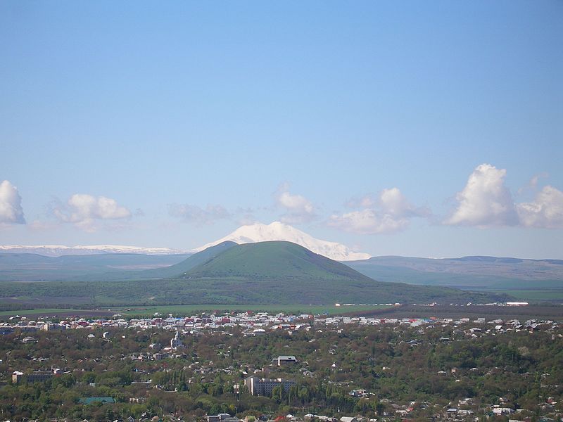 File:Вид с горы Горячей - panoramio.jpg