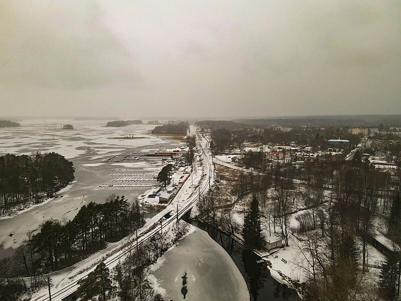 File:Станция Приозерск сверху зимой.jpg