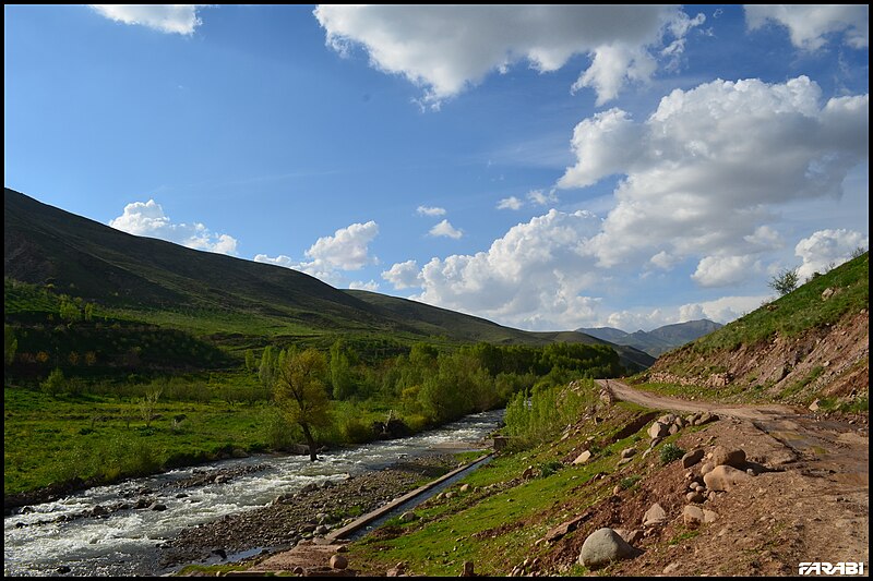 File:مناظری از اطراف روستای کرده ده - panoramio.jpg