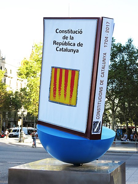File:151 Monument al Llibre, de Joan Brossa (Barcelona), en commemoració de la Diada.jpg