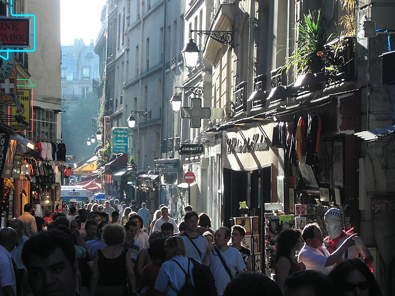 File:2005 June 18 tourism in Paris 11.jpg