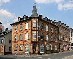 2011-04-22 Biedenkopf Wohn-und Geschaeftshaus Am Bahnhof 6