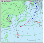 台風21号が温帯低気圧から台風へ変わる瞬間の天気図（正午頃/気象庁より）
