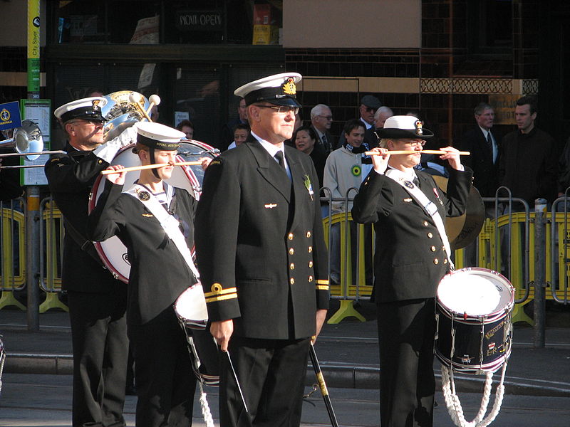 File:ANZAC Day Parade (500858935).jpg