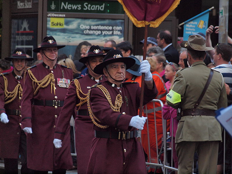 File:ANZAC Day Parade 2013 in Sydney - 8680117440.jpg