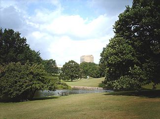 Aarhus Universitet - Lago kaj librari.jpg