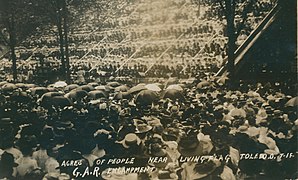 Acres of People Near Living Flag, G.A.R. Encampment, Toledo, O. - DPLA - 9fd833fee478c9ae29dd4f9b1b0dc5b1 (page 1).jpg