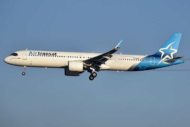 File:Air Transat, C-GOIE, Airbus A321-271NX (49585974722).jpg