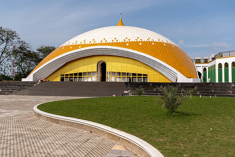 File:Al-Ikhlas Mosque of Lubuk Pakam, Deli Serdang Regency; January 2020 (03).jpg