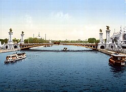 Le pont Alexandre-III au moment de son inauguration en 1900.