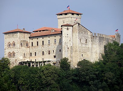 A Rocca Borromeo-kastély, Angera