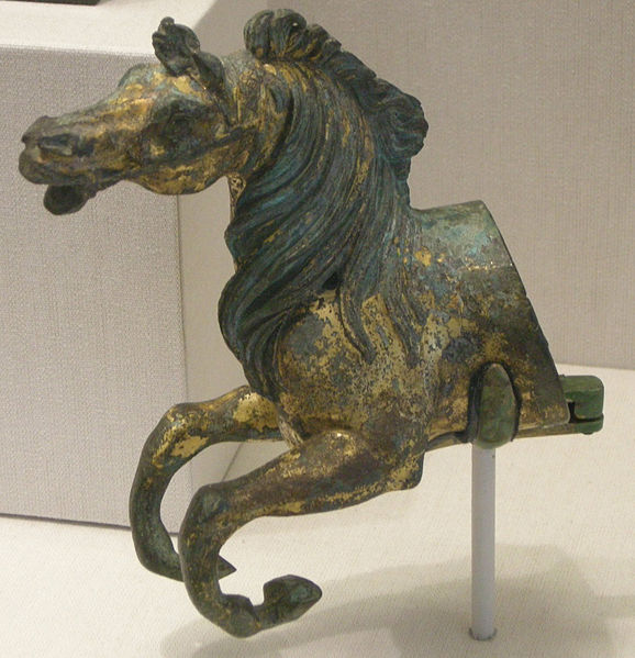 File:Arte romana, protome di cavallo, I-III secolo dc.JPG