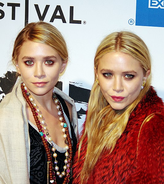 Ashley (left) and Mary-Kate at the 2011 Tribeca Film Festival