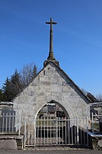 Asnières-lès-Dijon (21) Kirkegård - Arcade-portico - 01.jpg