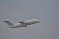 Air Botswana BAe 146 in decollo dall'aeroporto internazionale OR Tambo di Johannesburg, in Sud Africa