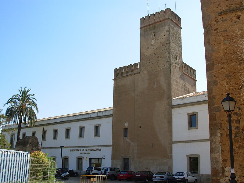 File:Badajoz Torre de Santa María.JPG