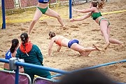 Deutsch: Beachhandball bei den Olympischen Jugendspielen 2018; Tag 6, 12. Oktober 2018; Mädchen, Hauptrundenspiel – Ungarn-Niederlande 2:1 English: Beach handball at the 2018 Summer Youth Olympics at 12 October 2018 – Girls Main Round – Hungary-Netherlands 2:1