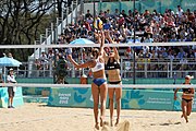 Deutsch: Beachvolleyball bei den Olympischen Jugendspielen 2018; Tag 11, 17. Oktober 2018; Jungen, Spiel um Platz 3 – USA (Devon Newberry/Lindsey Sparks)-Norwegen (Emilie Olimstad/Frida Berntsen) 1:2 (21–1/13–21/9–15) English: Beach volleyball at the 2018 Summer Youth Olympics at 17 October 2018 – Bronze Medal Match – USA (Devon Newberry/Lindsey Sparks)-Norway (Emilie Olimstad/Frida Berntsen) 1:2 (21–1/13–21/9–15)