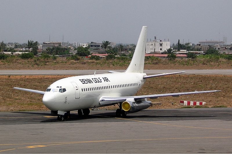 File:Benin Golf Air Boeing 737-200 Mutzair.jpg