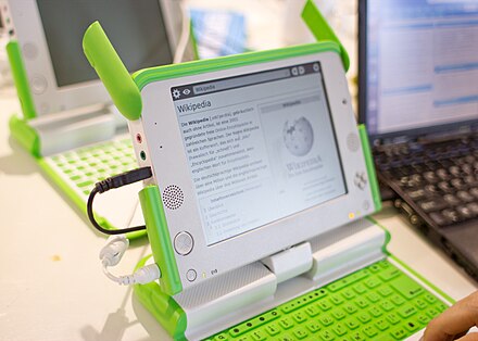 Компьютер страна производитель. XO-1 ноутбук. OLPC XO Laptop. Трансфлективный монитор. Трансфлективный ЖК-дисплей.