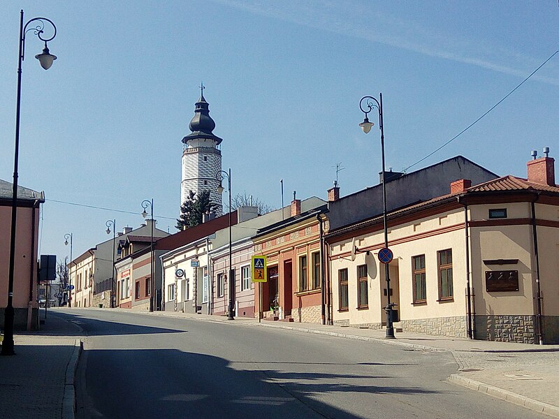 File:Biecz, Grodzka Street.jpg