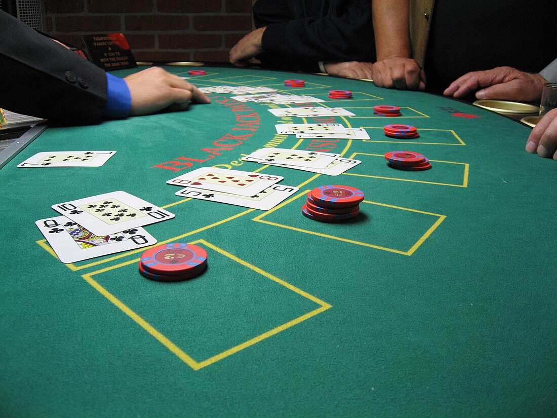 File:Blackjack board.JPG