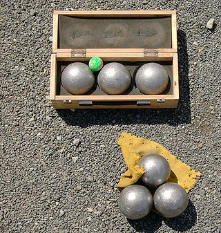 <span class="mw-page-title-main">Boules</span> Range of games similar to bowls and bocce