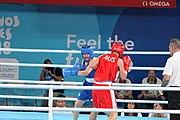 Deutsch: Boxen bei den Olympischen Jugendspielen 2018 Tag 12, 18. Oktober 2018 - Finale Leichtgewicht Mädchen – Oriana Saputo (Argentinien, blau) schlägt Emma Lawson (Australien, rot) 5-0; Ringrichter ist José Romero (Spanien). English: Boxing at the 2018 Summer Youth Olympics on 18 October 2018 – Girls' lightweight Bronze Medal Bout – Oriana Saputo (Argentina, blue) wins over Emma Lawson (Australie, red) 5-0; Referee is José Romero (Spain). Español: Boxeo en los Juegos Olímpicos Juveniles de Verano de 2018 en 18 de octubre de 2018 - Combate de medalla de bronce de las niñas: Oriana Saputo (Argentina, azul) gana a Emma Lawson (Australie, roja) 5-0; Árbitro es José Romero (España).