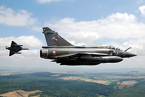 To Mirage 2000D'er under flyvning