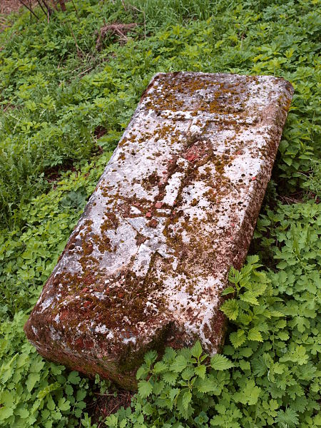 File:Brynkovo Kazanskaya tombs 01.JPG