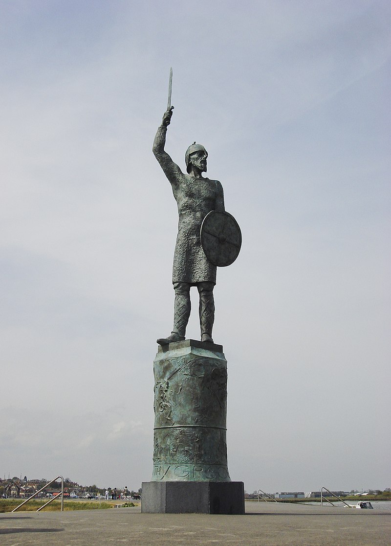 800px-Brythnoth_statue_Maldon.jpg