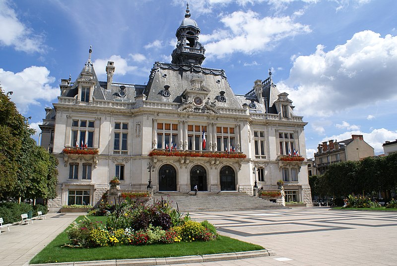 File:Cœur de Ville, 03200 Vichy, France - panoramio.jpg