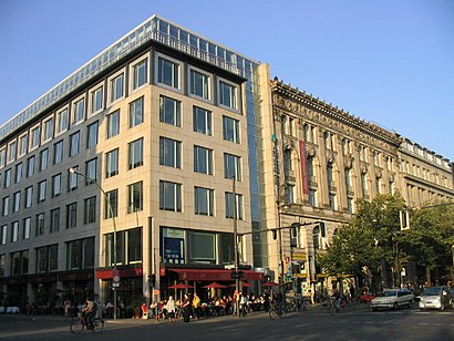 So kommt man zu Cafe Einstein - Unter Den Linden mit den Öffentlichen - Mehr zum Ort Hier