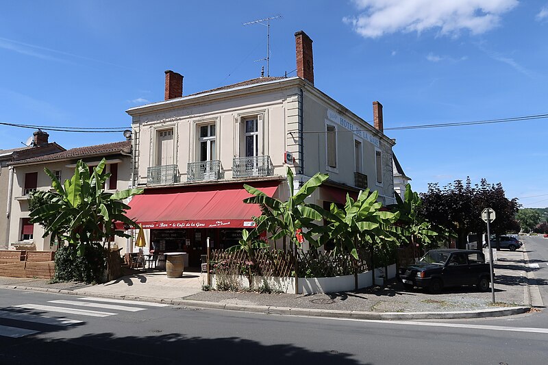 File:Café de la Gare, Sainte-Foy-la-Grande 1.jpg